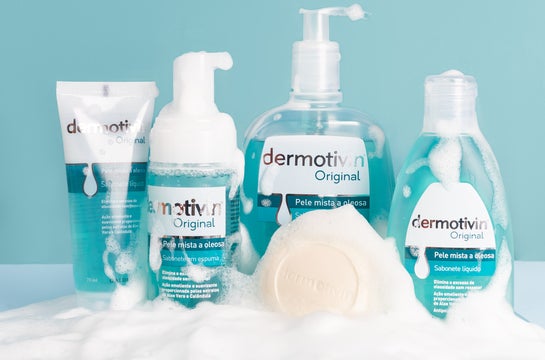 Produtos Dermotivin Original em embalagem azul, ilustrando conteúdo sobre rotina de como cuidar de pele mista.